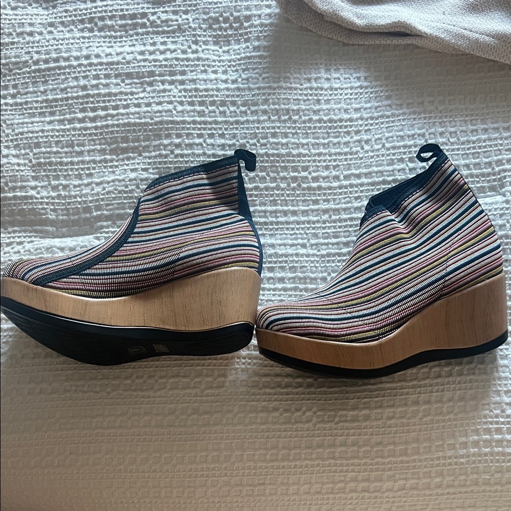 CHARLESTON SHOE CO. Multicolor Striped Wedges